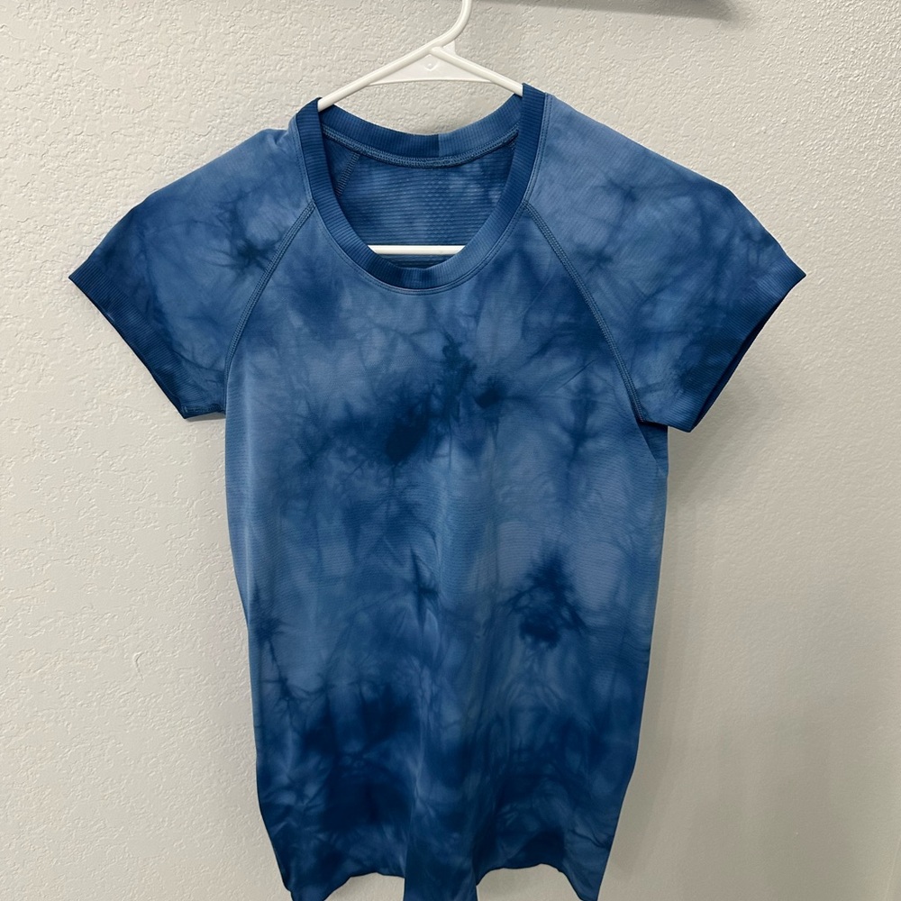 Blue Lululemon Swiftly Tech shirt Tie-Dye